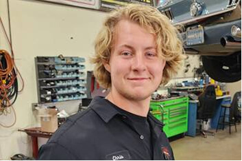 Chris Worthington, Shop Services